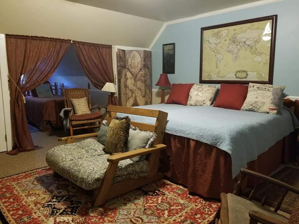 Holly House Of Hamilton Bed and Breakfast Buitenkant foto