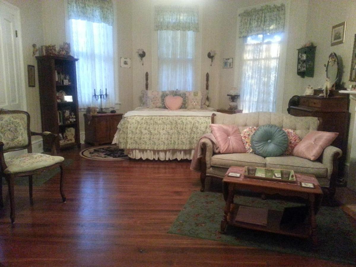 Holly House Of Hamilton Bed and Breakfast Kamer foto