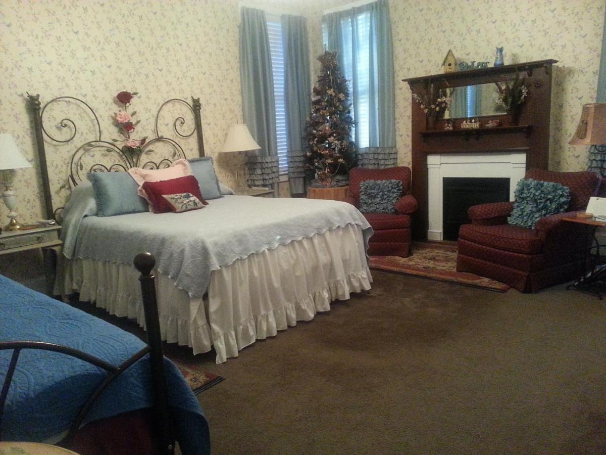 Holly House Of Hamilton Bed and Breakfast Buitenkant foto