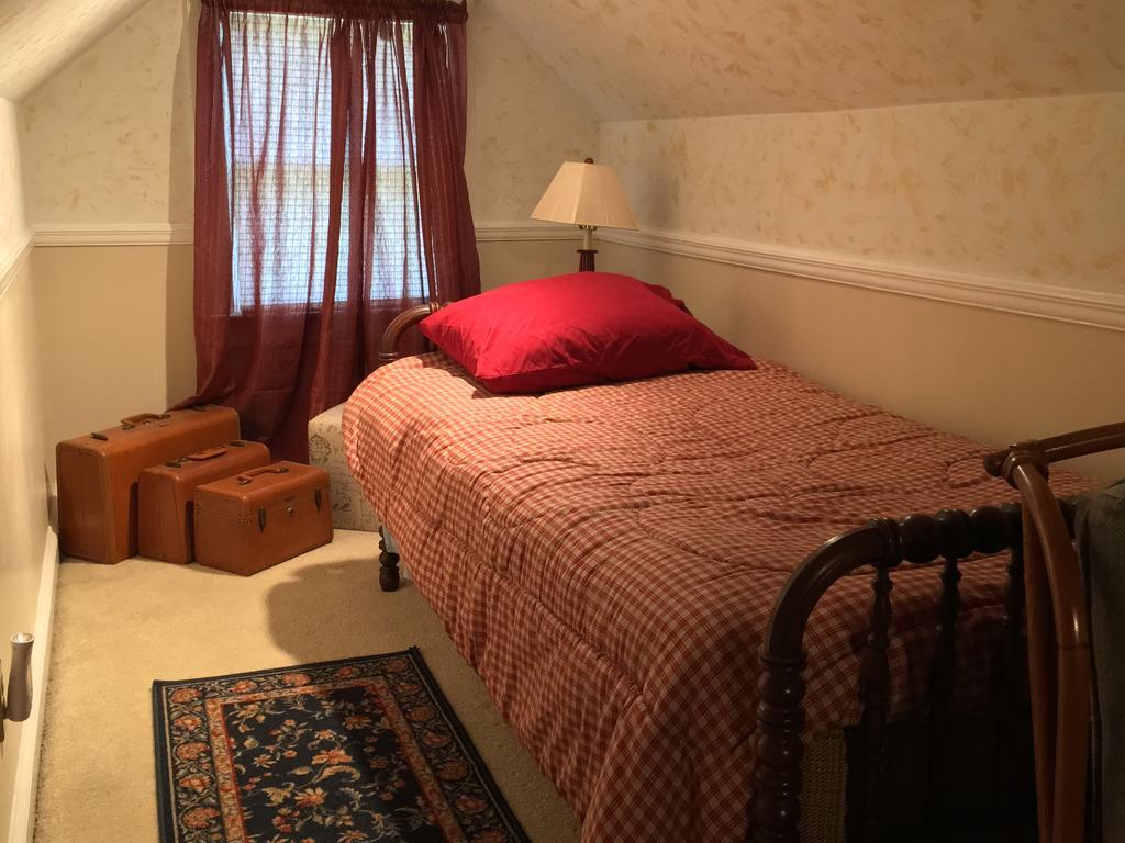 Holly House Of Hamilton Bed and Breakfast Buitenkant foto