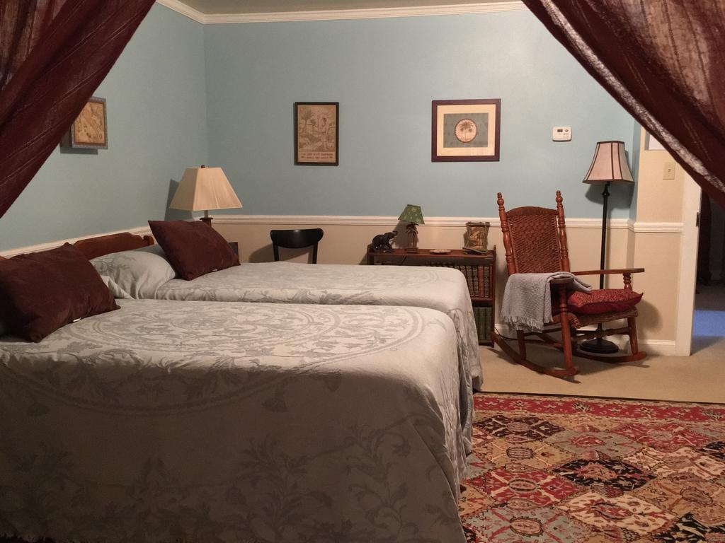 Holly House Of Hamilton Bed and Breakfast Buitenkant foto