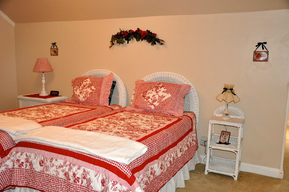 Holly House Of Hamilton Bed and Breakfast Buitenkant foto