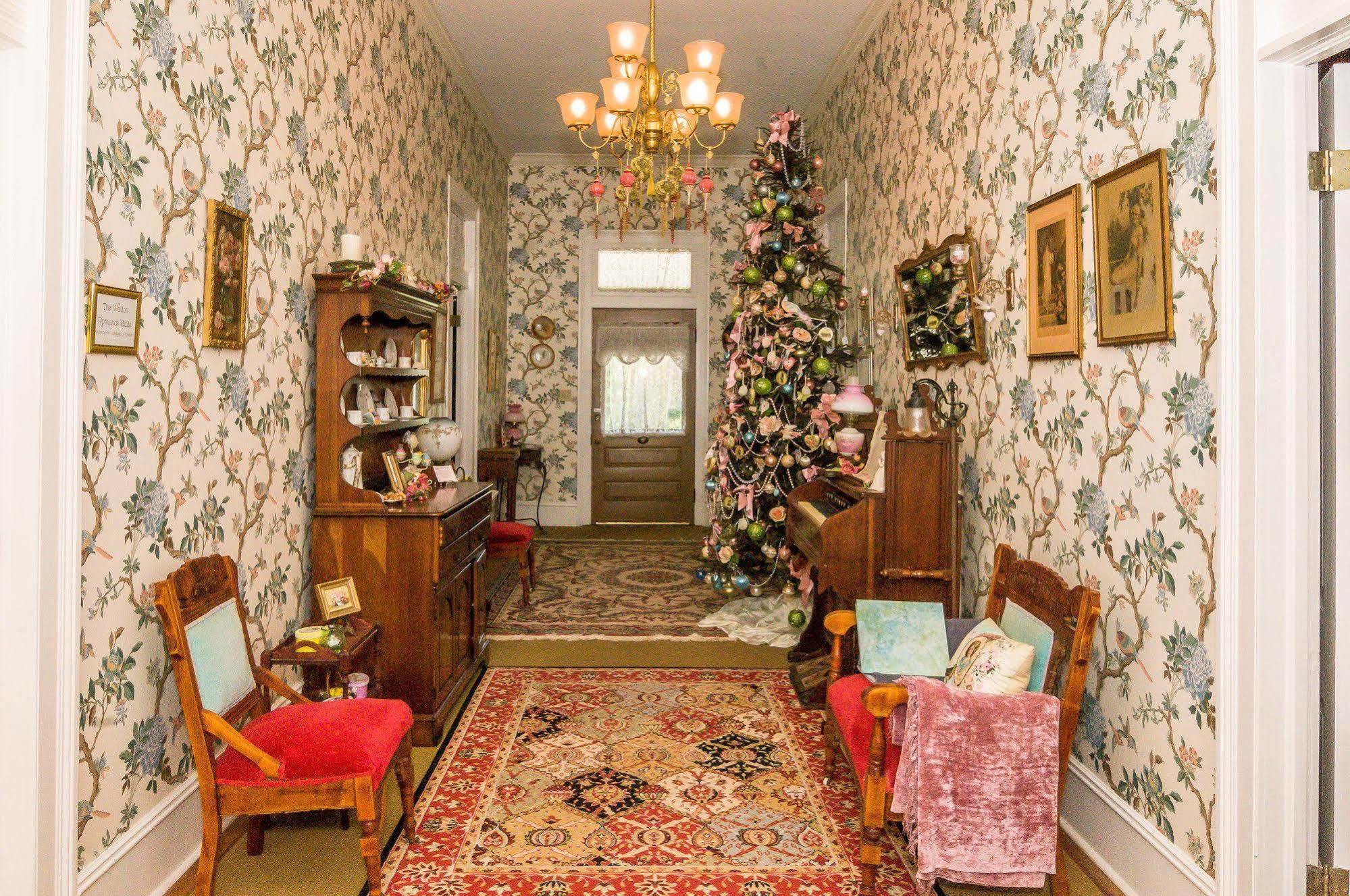 Holly House Of Hamilton Bed and Breakfast Buitenkant foto