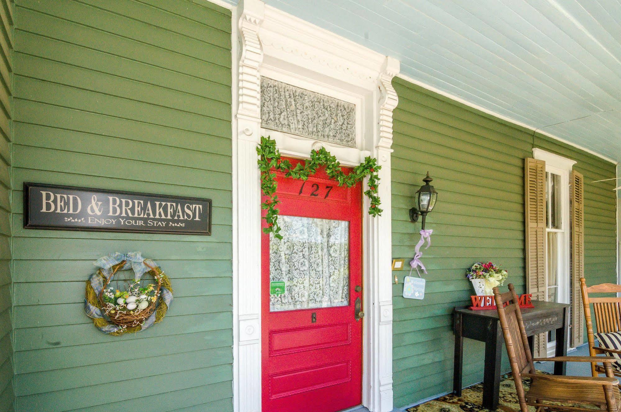 Holly House Of Hamilton Bed and Breakfast Buitenkant foto